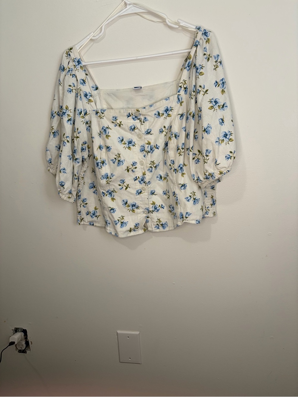 Old Navy White Cream Floral Square-Neck Crop Top with Blue Blossoms